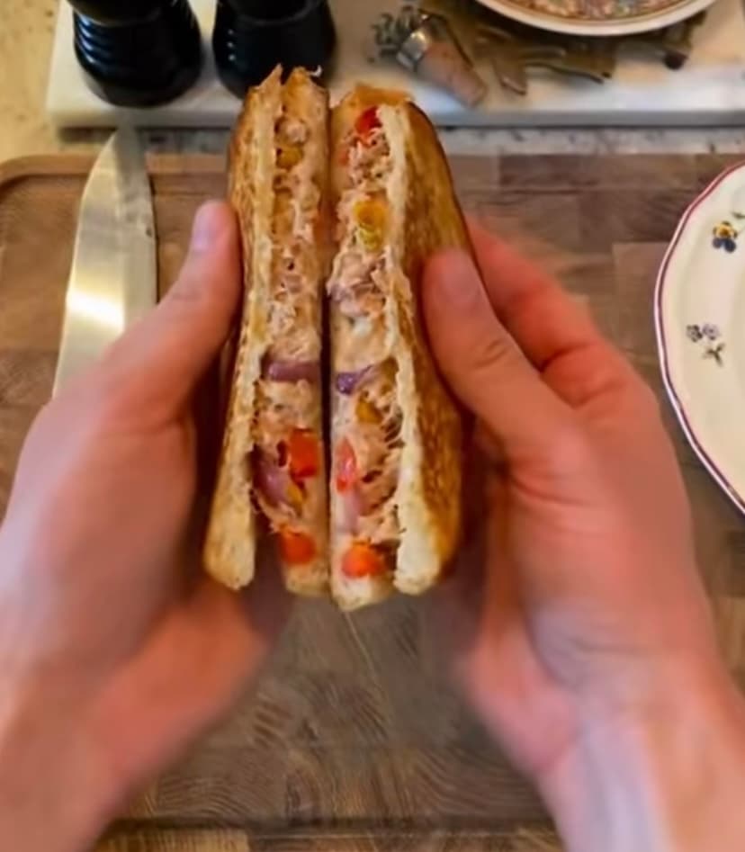 Hot tuna melt