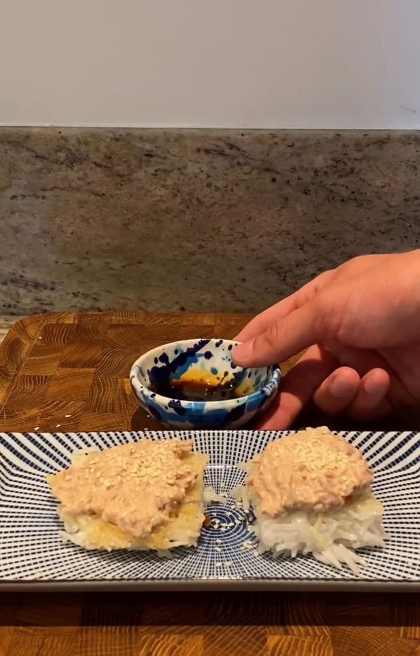 Crispy tuna crackers